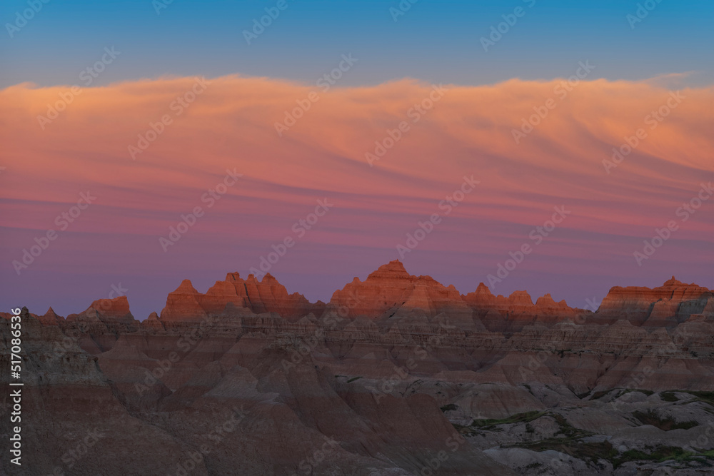 Fototapeta premium Badlands National Park Door Trail Sunset