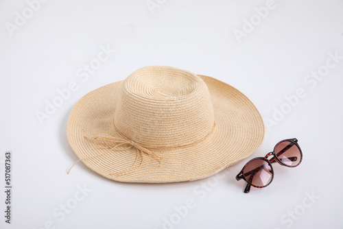 麦わら帽子とサングラス　Straw hat and sunglasses photo