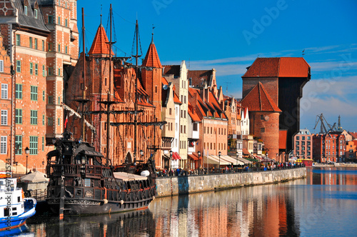 Fotobehang The Old Town of Gdansk, boulevards, Mlawa river