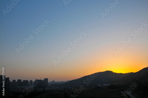 sunrise over the city © 曹宇
