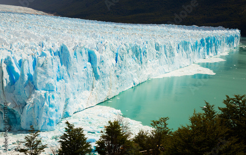 Glacier Perito Moreno (Glaciar Perito Moreno) on sunny summer day. Patagonia, Argentina, Andes