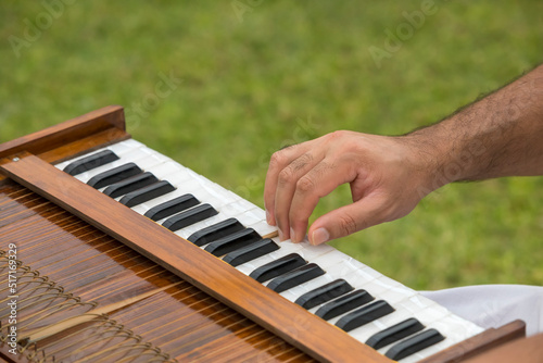 Obraz na plátne Indian harmonium