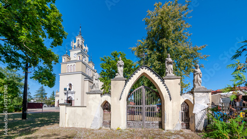 Kościół św. Trójcy w Białobrzegach photo