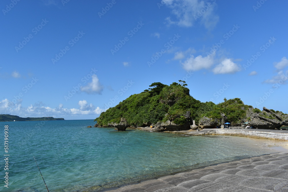 Fototapeta premium 浜比嘉島アマミチューの墓 (OKinawa)