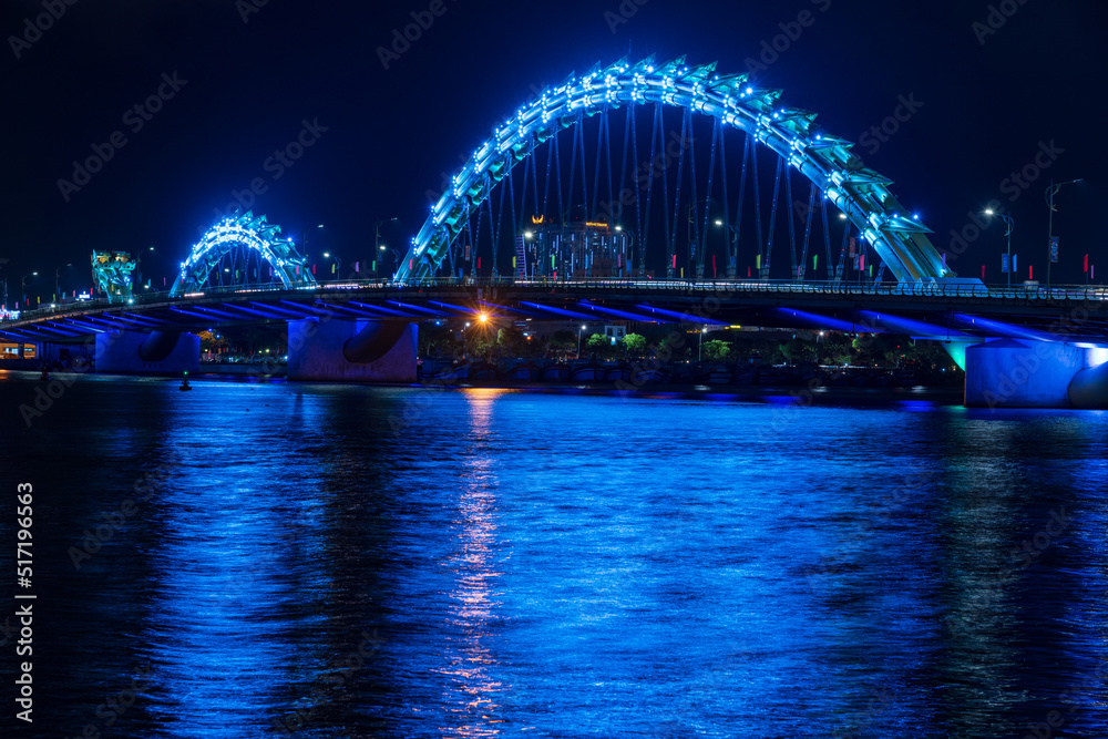 Fototapeta premium Night view of Dragon bridge, Da Nang, Vietnam.
