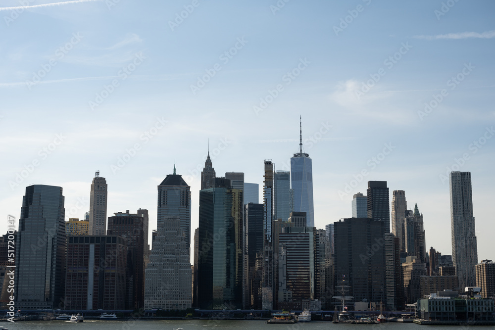 Fototapeta premium Lower Manhattan skyline, seen from Brooklyn, across the East River (June 2022)