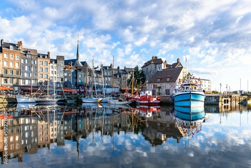 Canvas Print Honfleur, beautiful city in France, the harbor