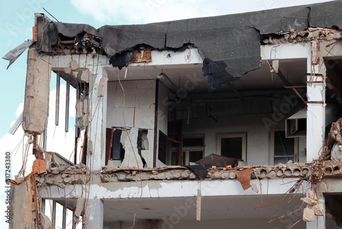 Demolition of an old residential building.
Rozbiórka starego budynku mieszkalnego. photo