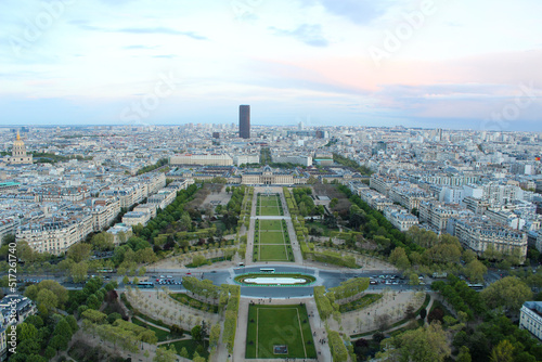 Champ de Mars, вид с Эфелевой башни. Париж, Франция © Наталья Зайцева