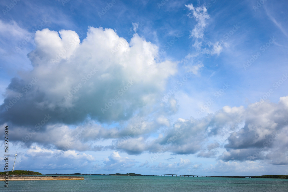 Obraz premium 沖縄県宮古島 夏の漁港
