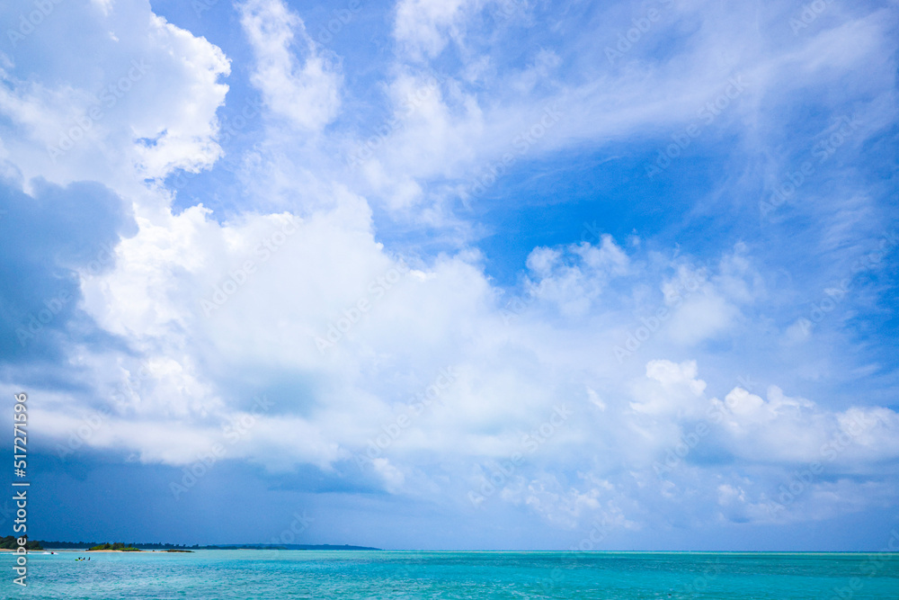 Obraz premium 沖縄県宮古島 スコール