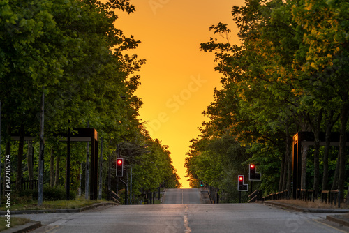 Slika na platnu Midsummer boulevard at sunrise in Milton Keynes. England