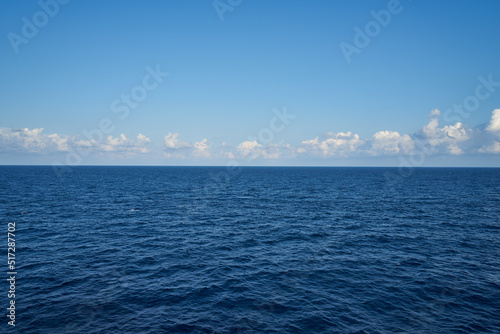 フェリー展望デッキ上からの日本海  © osap1111