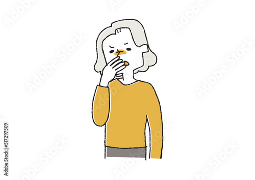 口に手を当てる女性　不快な感情をあらわにする人