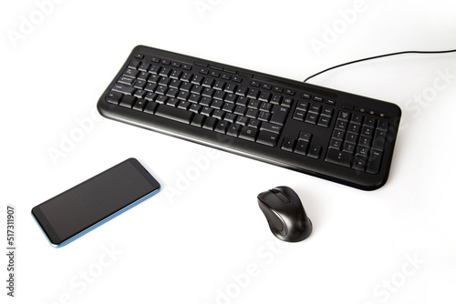 キーボードとマウス スマートフォン 白背景