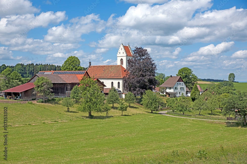 Blick auf Kloster und Gemeinde Oberbetenbrunn bei Heiligenberg in Oberschwaben