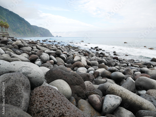 Steinstrand am Meer