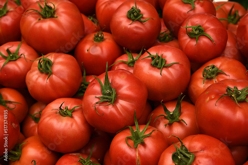 frische Tomaten auf einem Markt © R+R
