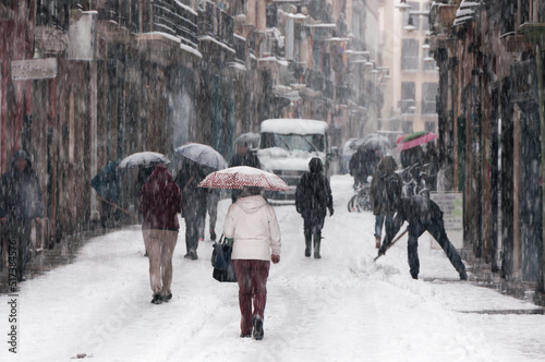 Fototapeta Naklejka Na Ścianę i Meble -  Snowfall in Pamplona. Main Street. Navarre