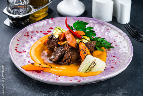 Italian food recipes, veal cheek in red wine