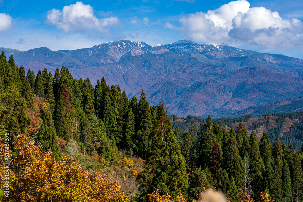 Obraz premium 白峰・西山から望む白山連峰