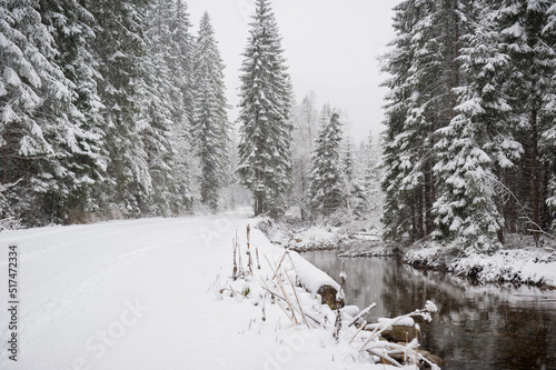 Dolina Kościeliska zimą Tatry zimą