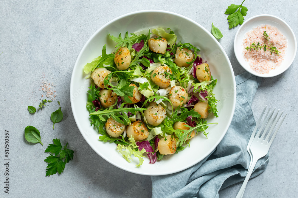 Obraz na płótnie seared scallops salad