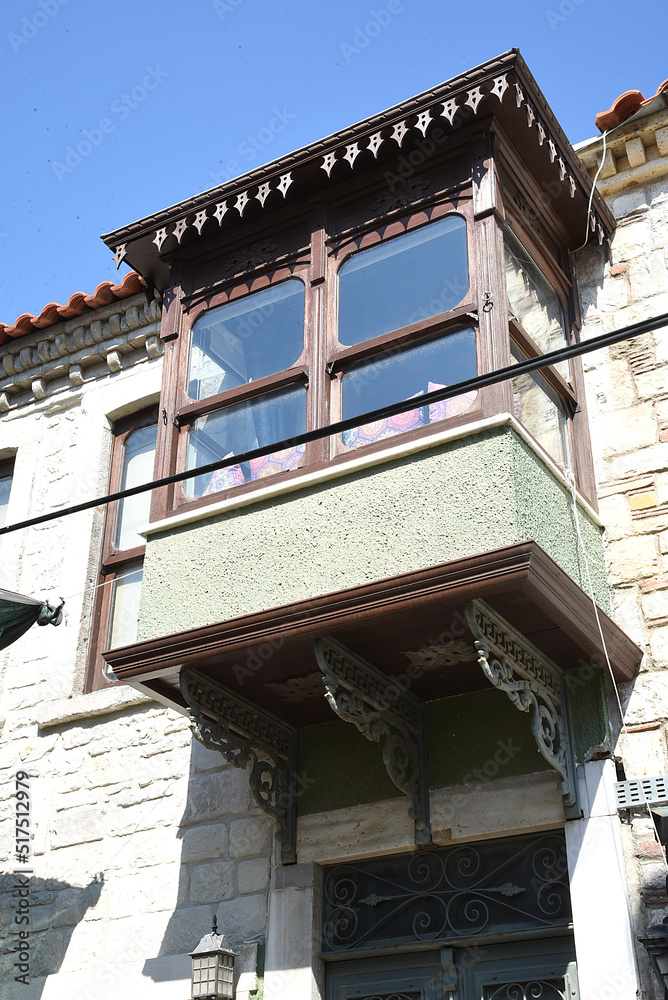 historische Fassaden und Balkone in Izmir, Türkei historische Fassaden und Balkone in Izmir, Türkei