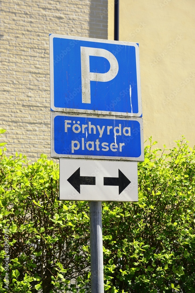 Parking sign, allowing left/right of parking sign Parking sign, allowing left/right of parking sign