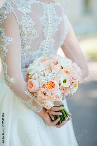 bride holding bouquet