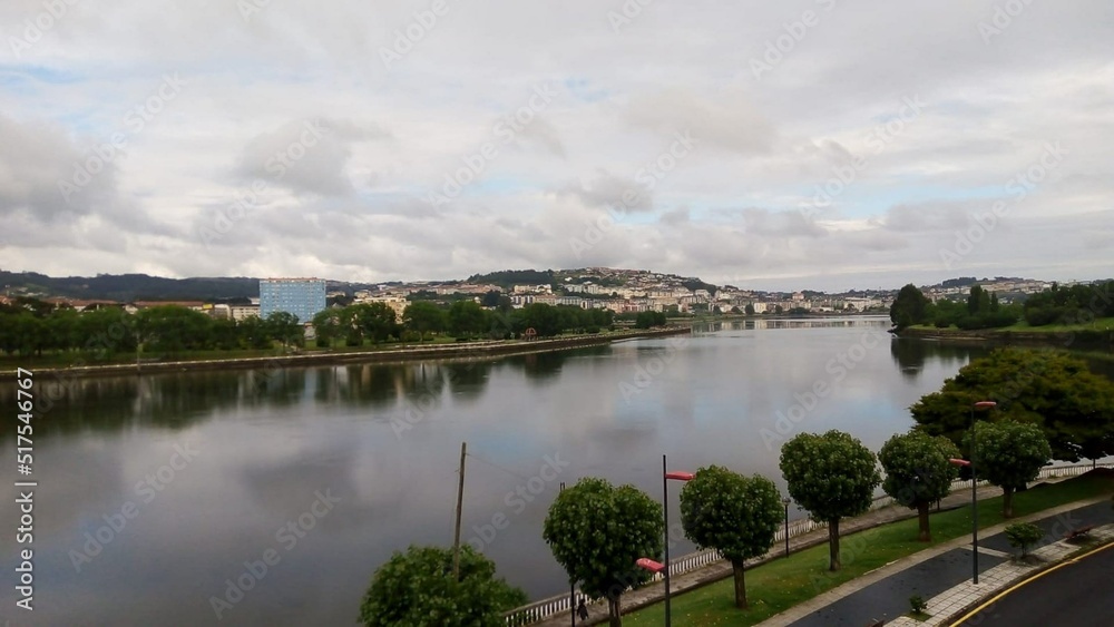 Río Miño a su paso por Ourense, Galicia