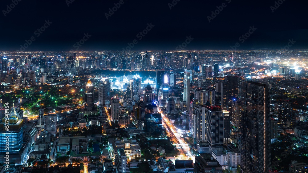 Bangkok by night, vue du Mahanakhon.