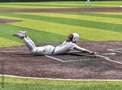 Принти на полотні Boys playing baseball and making amazing plays during a game