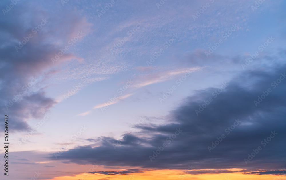 朝の雲