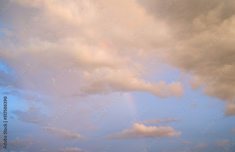 Obraz premium Beautiful cloudy sunset sky. Stunning sunset sky background. Sunset sky wallpaper. Banda Aceh, Indonesia.