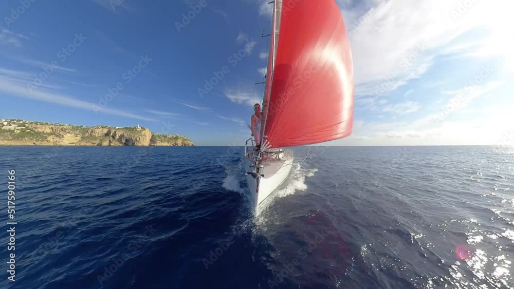 Navegar velero en el mediterráneo a toda vela