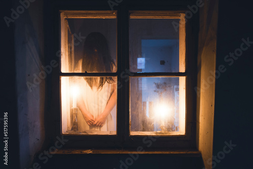 Canvas Print Scary ghost woman in haunted house