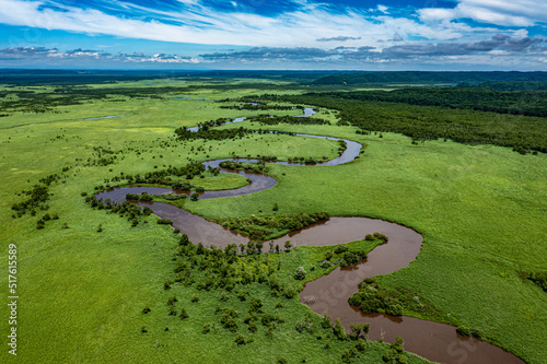 北海道夏の釧路湿原、釧路川ドローン空撮