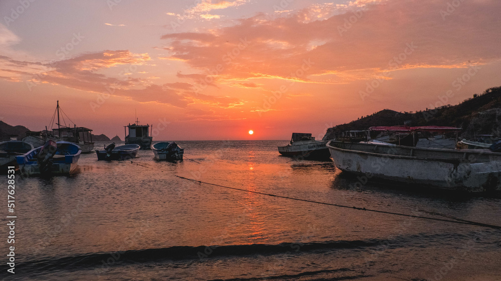 Naklejka premium sunset at the beach