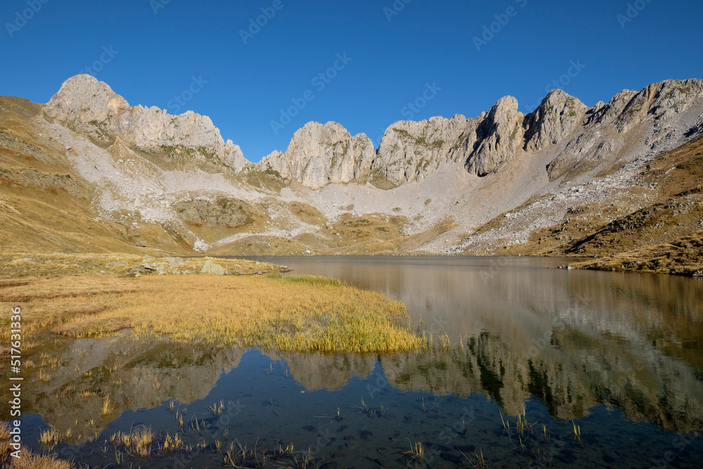 Ibón de Acherito,, Valley of Hecho, western valleys, Pyrenean mountain range, province of Huesca, Aragon, Spain, europe