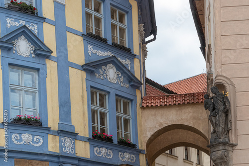 Canvas Print building facades and details in the old town of Prague