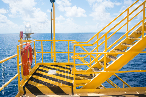 Принти на полотні The corridor has arrowheads for production in offshore oil and gas rig structures that produce crude gas and crude oil from sub-surface to surface