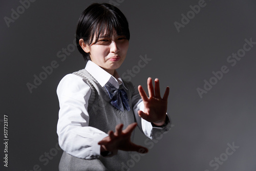 Canvastavla 暗闇で抵抗する女子高生