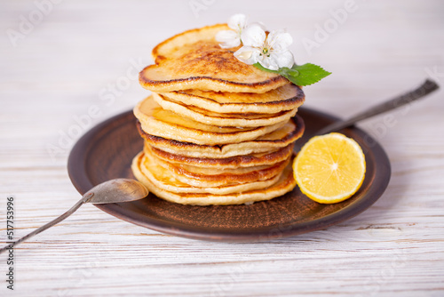 Pancakes with honey, lemon