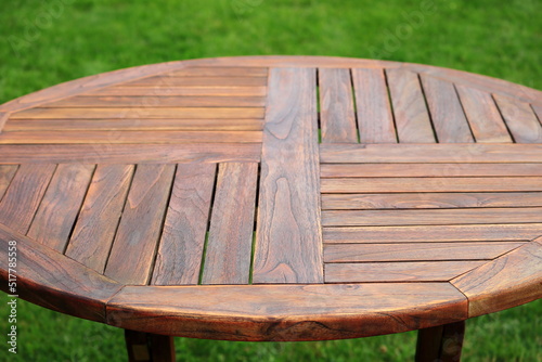 drewniany okrągły stół ogrodowy z drewna tekowego wooden round teak garden table