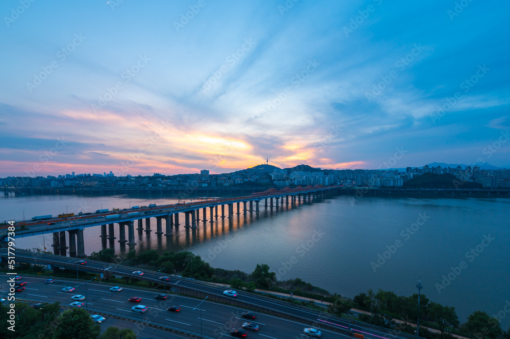 Sunset at.  Dongho bridge in   Han river   Seoul City,South