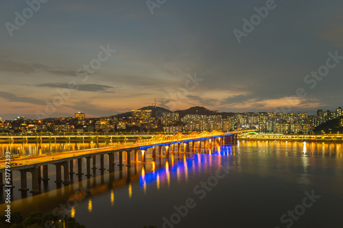 Sunset at.  Dongho bridge in   Han river   Seoul City,South © mongkol