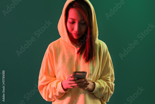 Female Asian blogger with s...