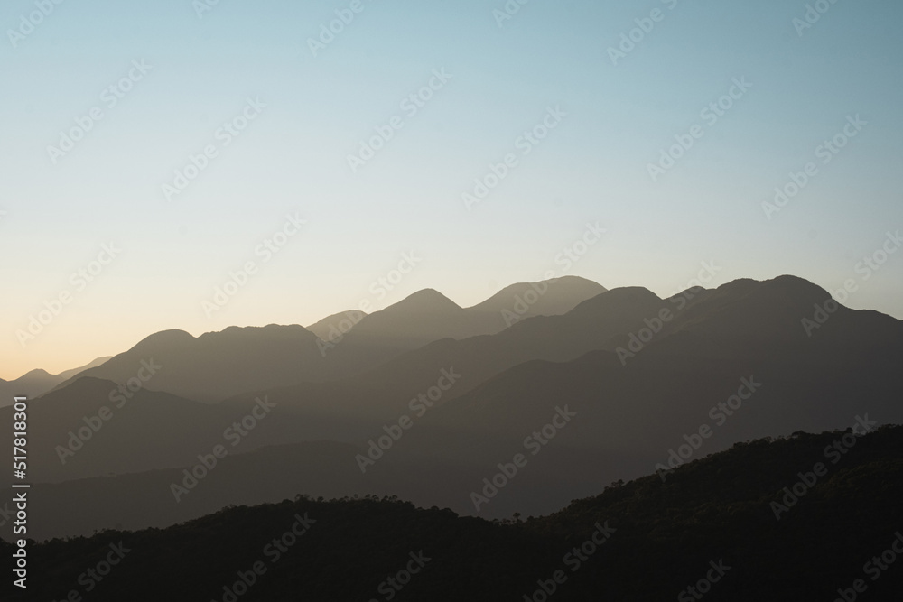 sunrise in the mountains mantiqueira