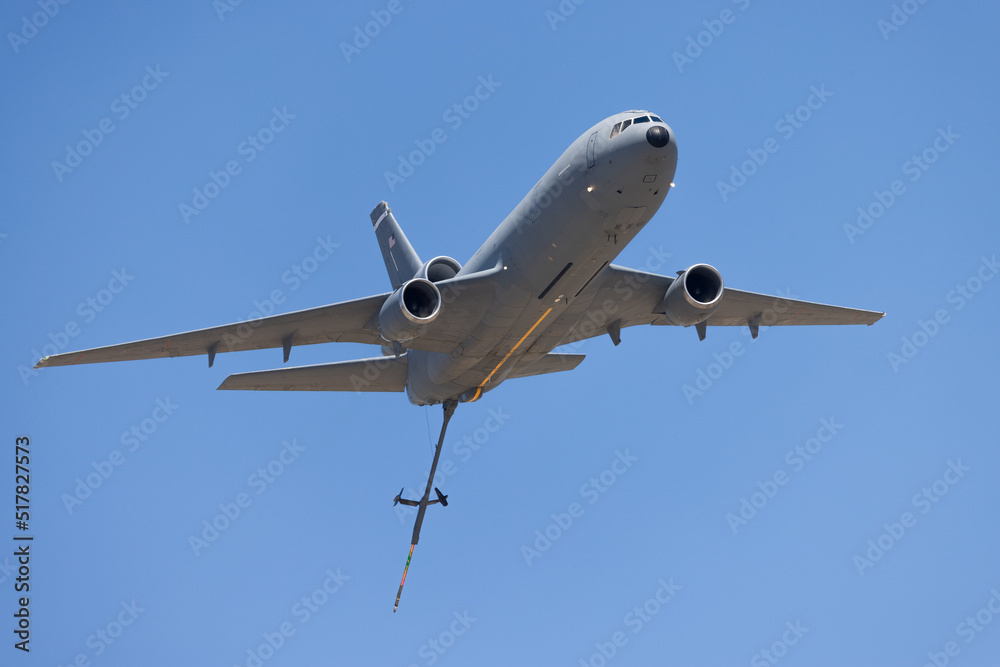 Obraz premium KC-10 externder tanker aircraft with boom extended